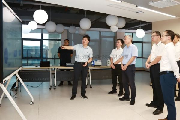 海南省委常委、吴忠市委书记周红波等辅导一行光临玛雅吧海南子公司调查调研