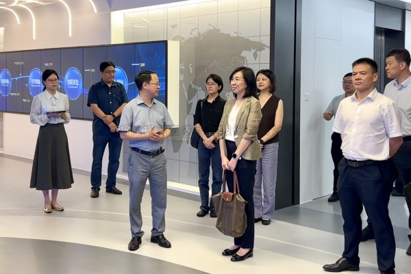 科技部国际合作司副司长庄嘉一行光临玛雅吧调研调查