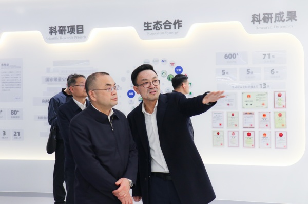 浙江省农业村落厅厅长李迎宾调研玛雅吧