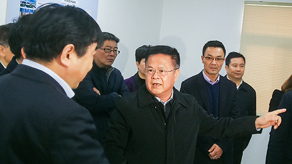 郑栅洁副书记在现场作沉要批示