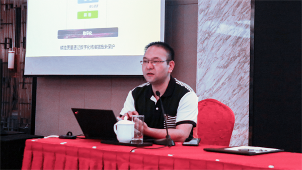 玛雅吧副总经理钱鹏作专题汇报