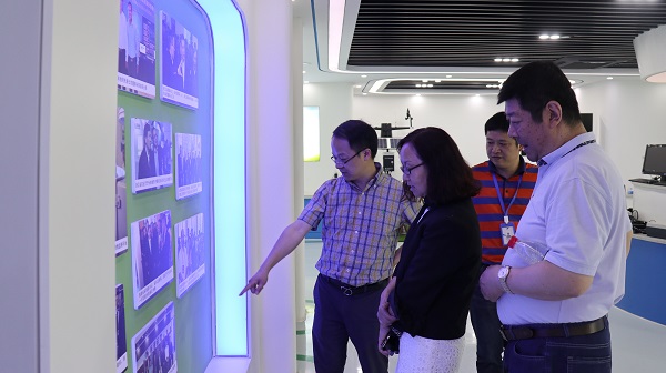 农业村落部对表经济合作中心辅导光临玛雅吧调研