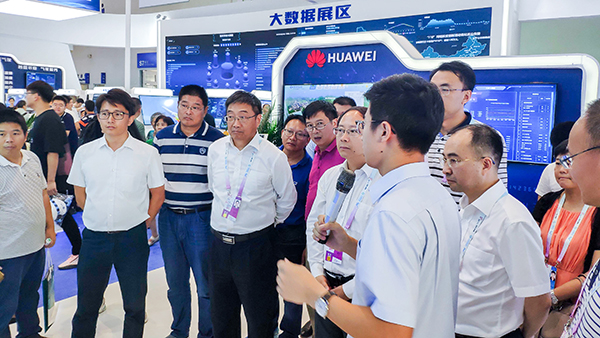 沉庆市农委副主任陈勇