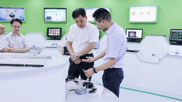 浙江省农业村落厅副厅长唐冬寿一行光临玛雅吧调研2