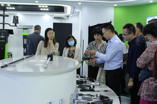 培训班一行观摩了玛雅吧公司